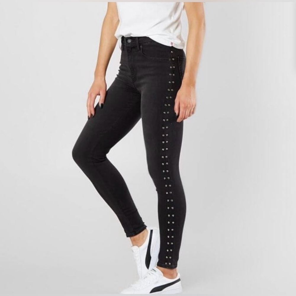 NWOT -LEVI’S PREMIUM Women's Black Studded Jeans